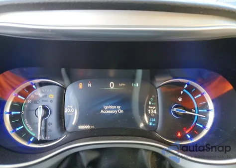 2018 Chrysler Pacifica Hybrid Limited z USA, uszkodzony, nr VIN 2C4RC1N7XJR183733